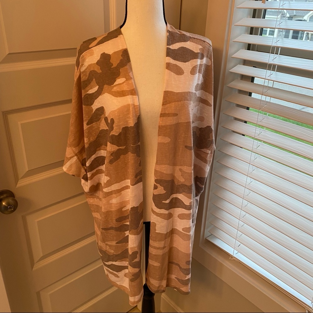 Kaktus|| Pink/tan camo kimono style lightweight top